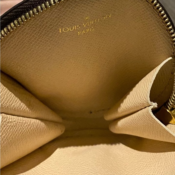 Louis Vuitton Crossbody Bag - Picture 6 of 14